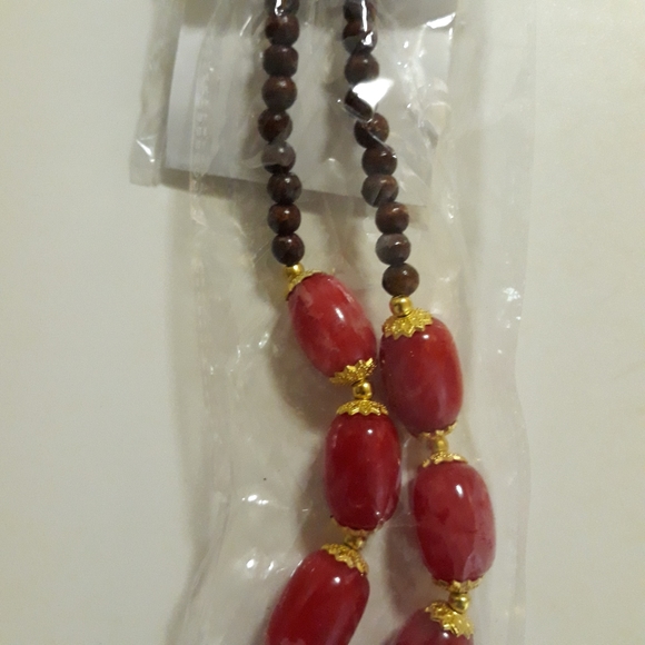 Ruby Red Stone Necklace & Earrings - Picture 7 of 7